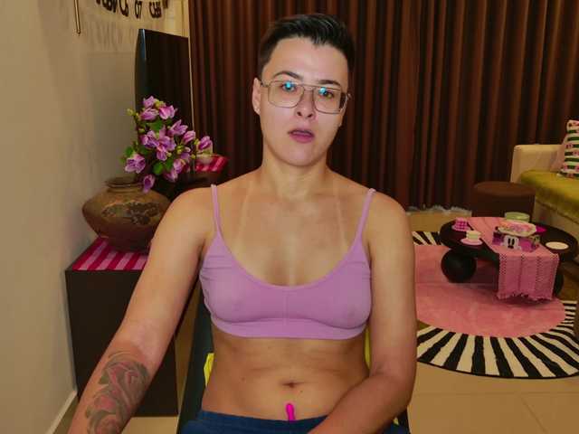 Sashanotfound live cam on BongaCams