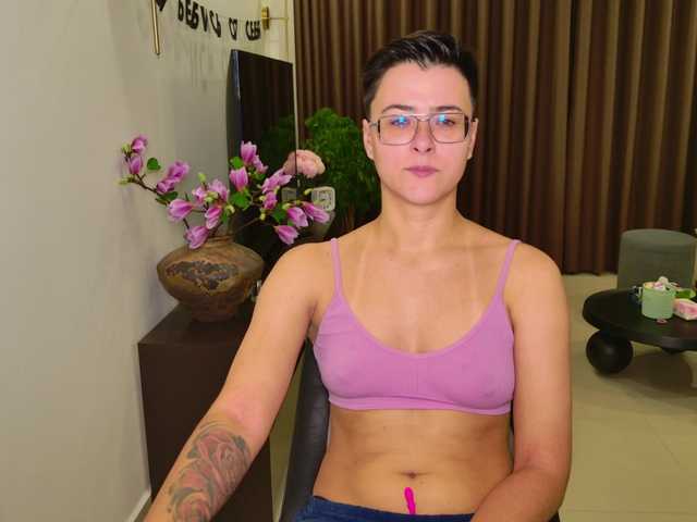 Sashanotfound live cam on BongaCams