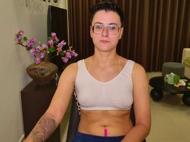 Sashanotfound live cam on BongaCams