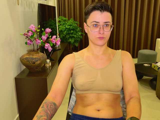 Sashanotfound's BongaCams show and profile