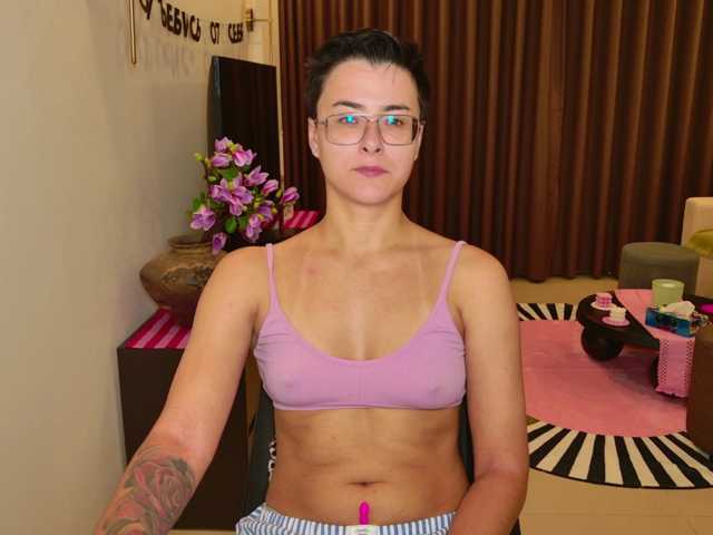 Sashanotfound live cam on BongaCams