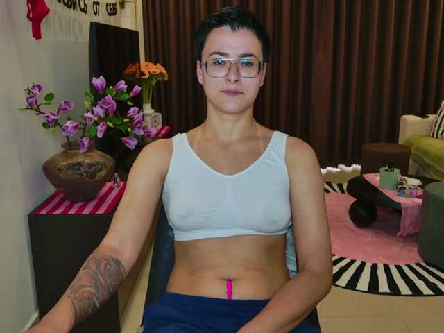 Sashanotfound live cam on BongaCams