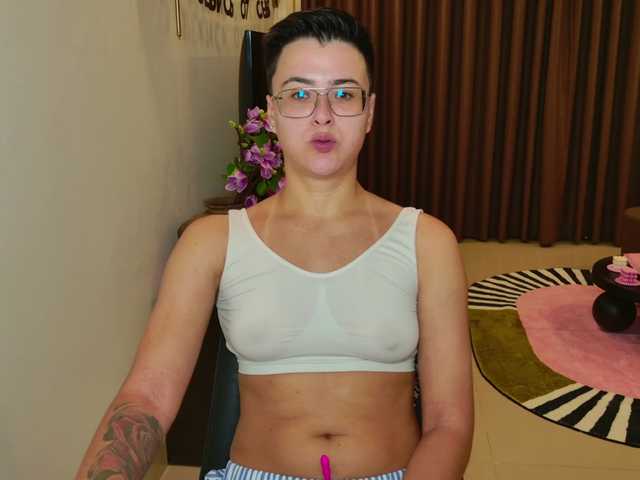 Sashanotfound live cam on BongaCams