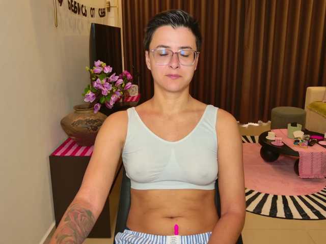 Sashanotfound live cam on BongaCams