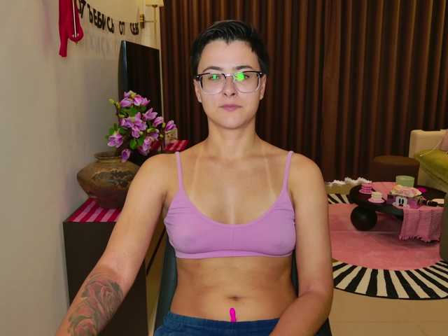 Sashanotfound live cam on BongaCams