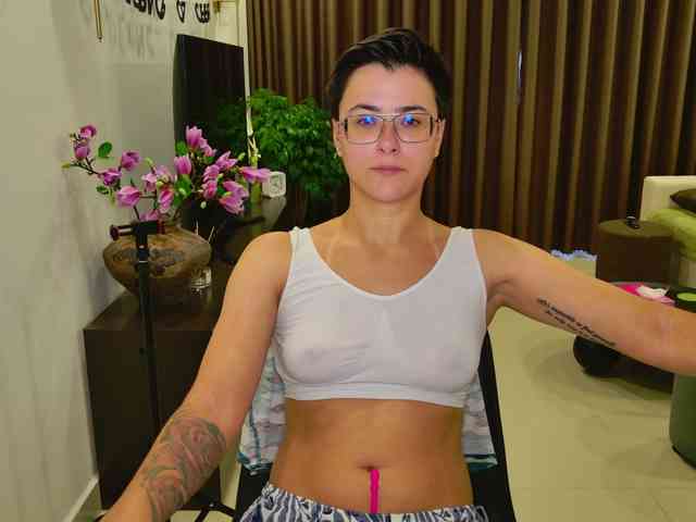 Sashanotfound Live Webcam on BongaCams