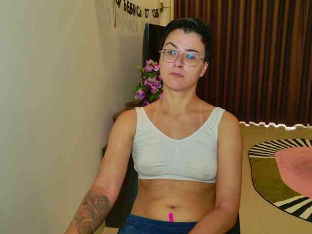 Sashanotfound Live Webcam on BongaCams