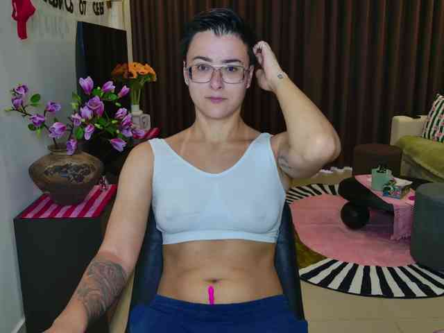 Sashanotfound Live Webcam on BongaCams