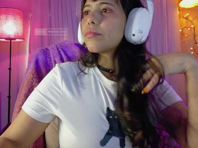 Anisahade29 live cam on BongaCams