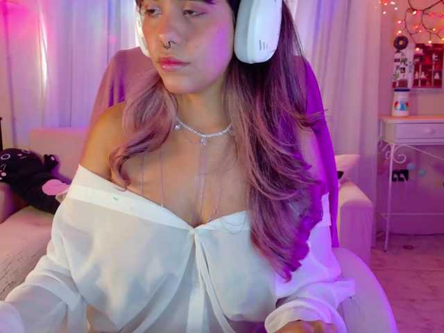 Anisahade29 live cam on BongaCams