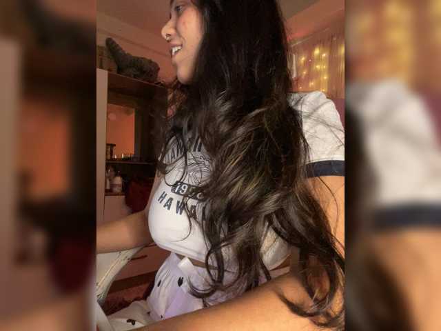 Anisahade29's BongaCams show and profile