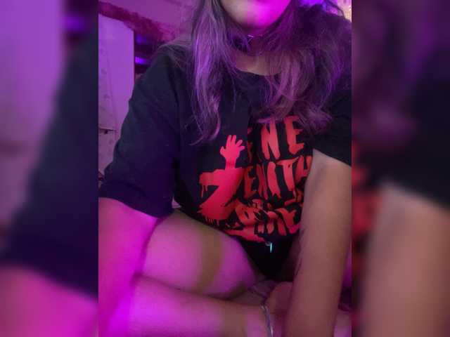 Anisahade29 live cam on BongaCams