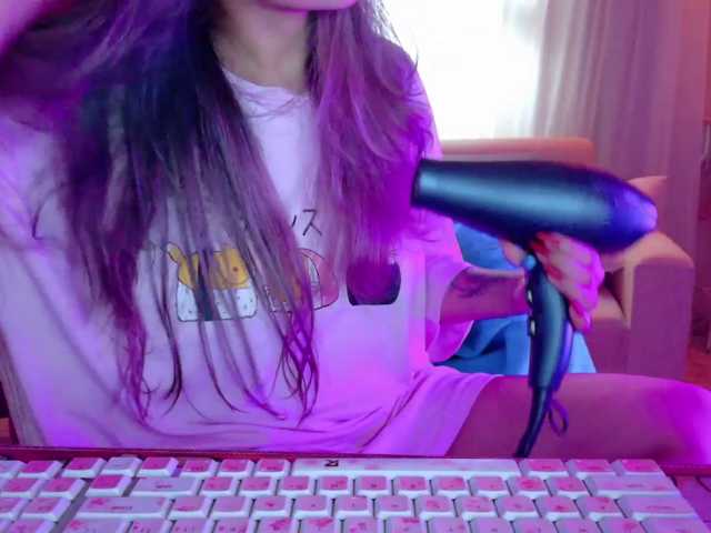 Anisahade29 live cam on BongaCams