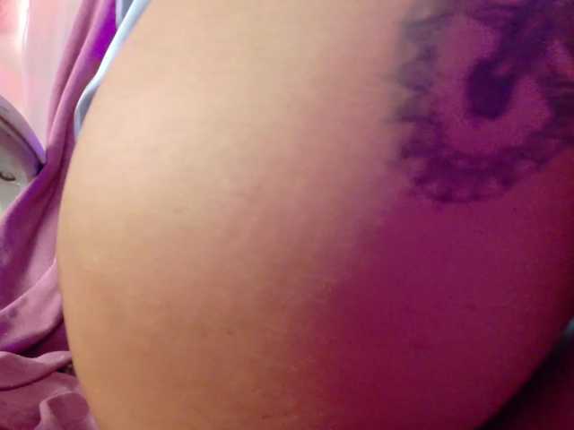 Anisahade29 live cam on BongaCams