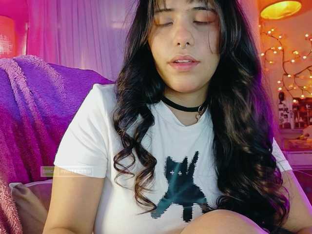 Anisahade29 live cam on BongaCams