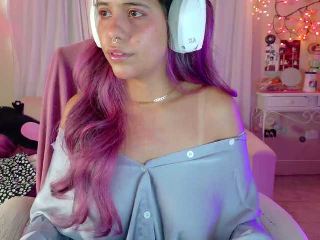 Anisahade29 live cam on BongaCams