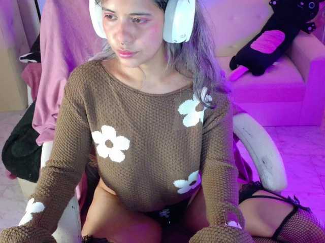 Anisahade29 live cam on BongaCams