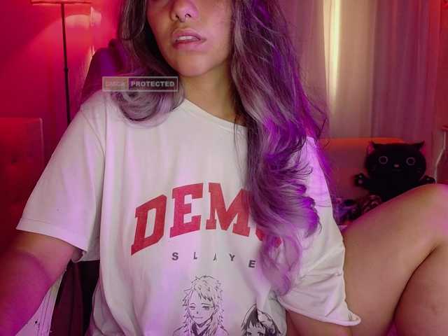Anisahade29 live cam on BongaCams