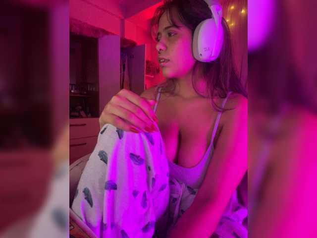 Anisahade29 live cam on BongaCams