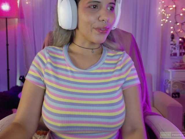 Anisahade29 live cam on BongaCams