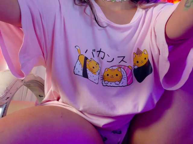 Anisahade29 live cam on BongaCams