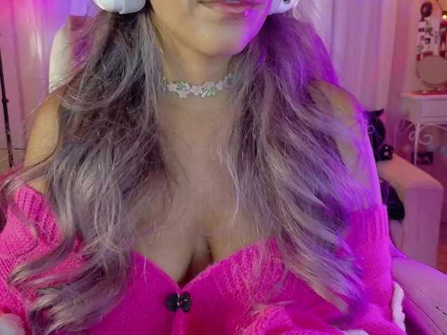 Anisahade29 live cam on BongaCams