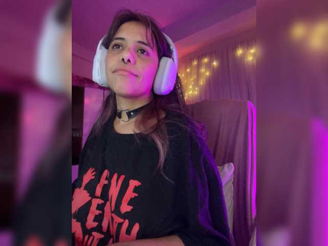 Anisahade29 live cam on BongaCams