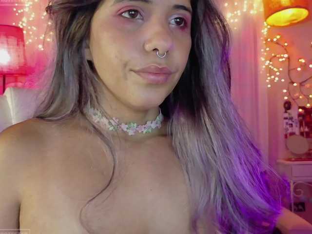 Anisahade29 live cam on BongaCams
