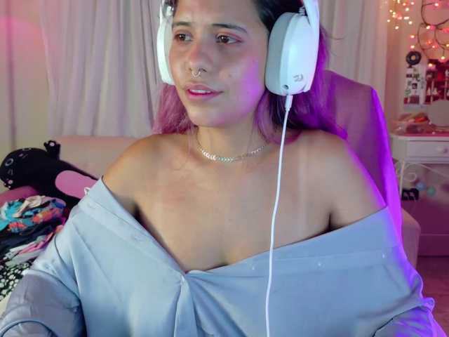 Anisahade29 live cam on BongaCams
