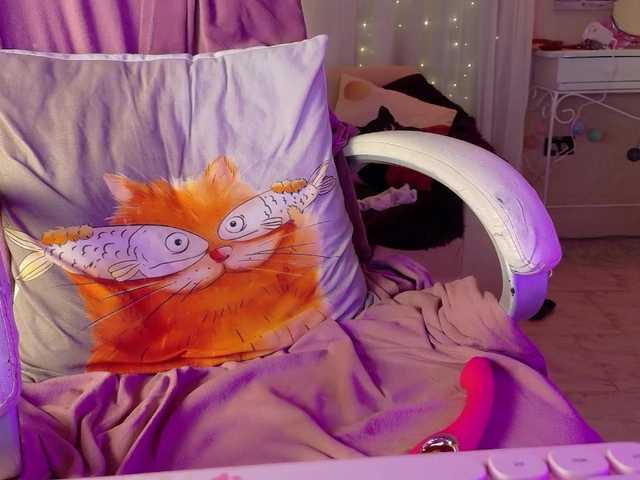 Anisahade29's BongaCams show and profile