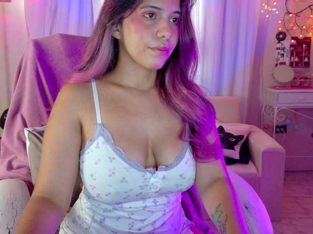 Anisahade29 live cam on BongaCams