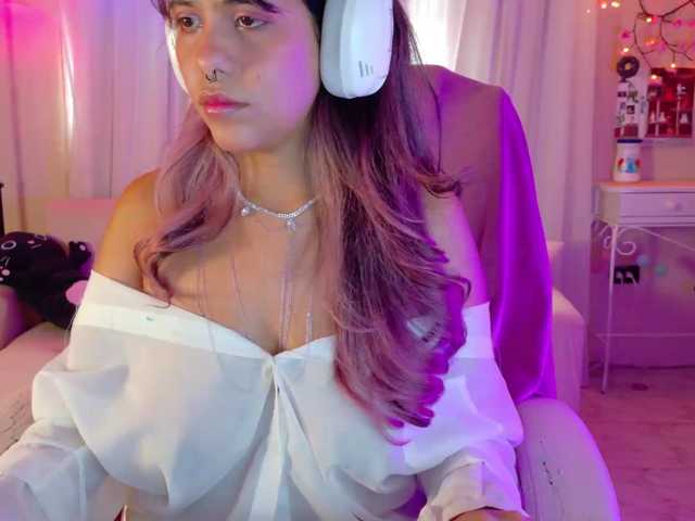 Anisahade29 live cam on BongaCams