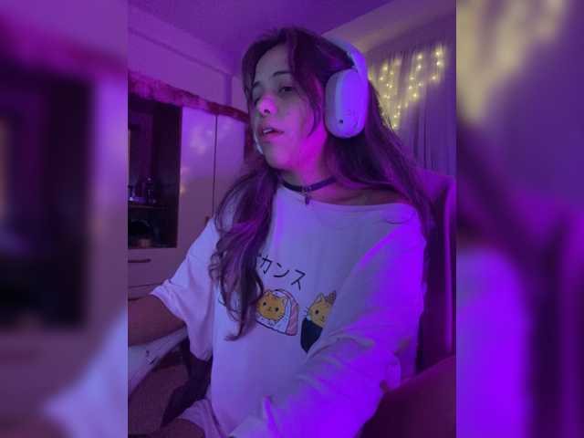 Anisahade29 live cam on BongaCams