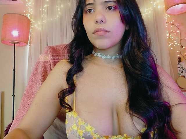 Anisahade29 live cam on BongaCams