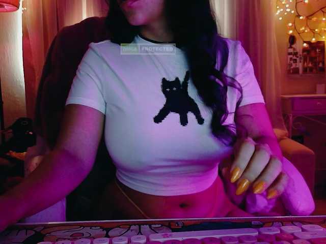 Anisahade29 live cam on BongaCams