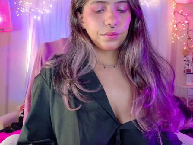 Anisahade29 live cam on BongaCams