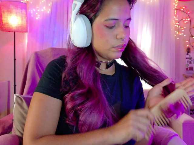 Anisahade29 live cam on BongaCams
