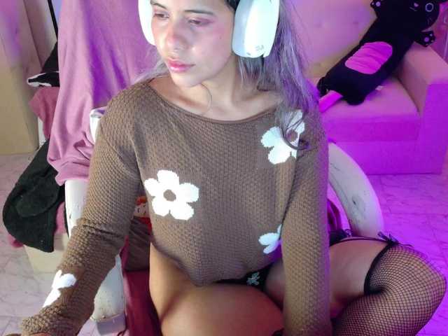 Anisahade29 live cam on BongaCams