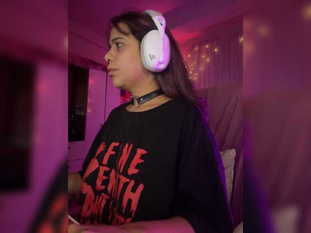 Anisahade29, en directo ahora en BongaCams