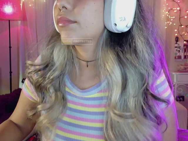 Anisahade29 live cam on BongaCams