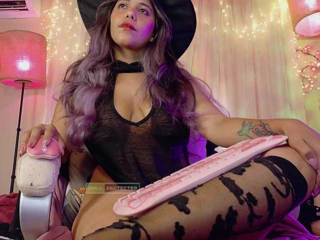 Anisahade29 live cam on BongaCams