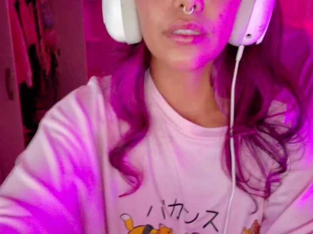 Anisahade29 live cam on BongaCams