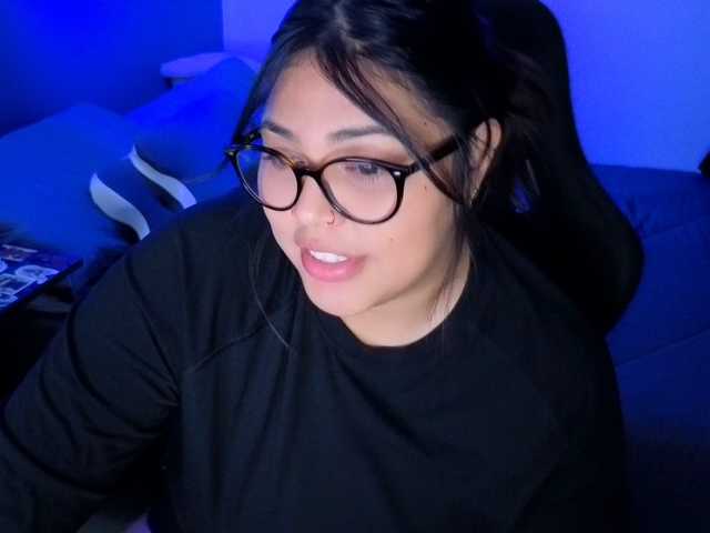 Miacanelaxo live cam on BongaCams