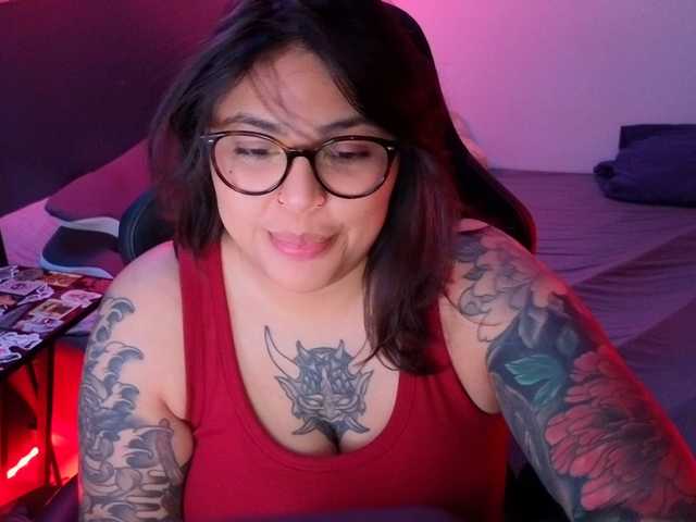 Miacanelaxo live cam on BongaCams