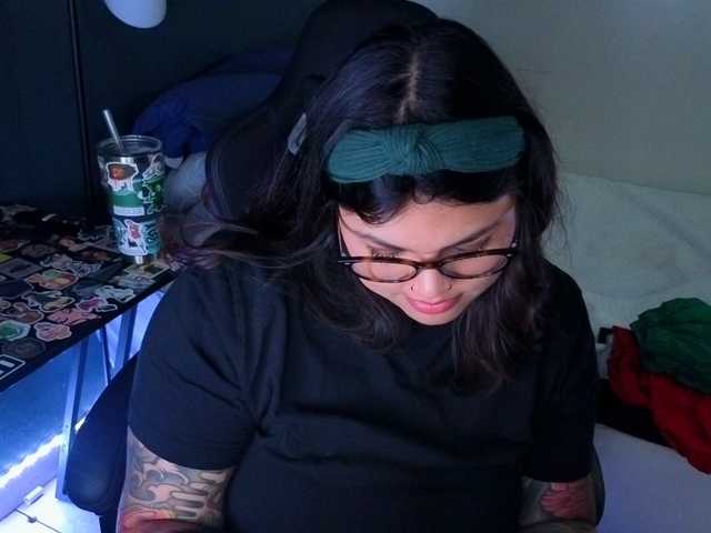Miacanelaxo live webcam show