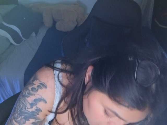 Miacanelaxo live webcam show