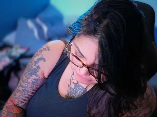 Miacanelaxo live cam
