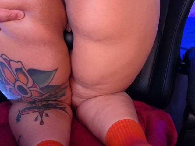 Miacanelaxo live webcam show