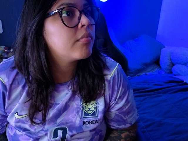 Miacanelaxo live webcam show