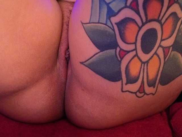 Miacanelaxo live webcam show